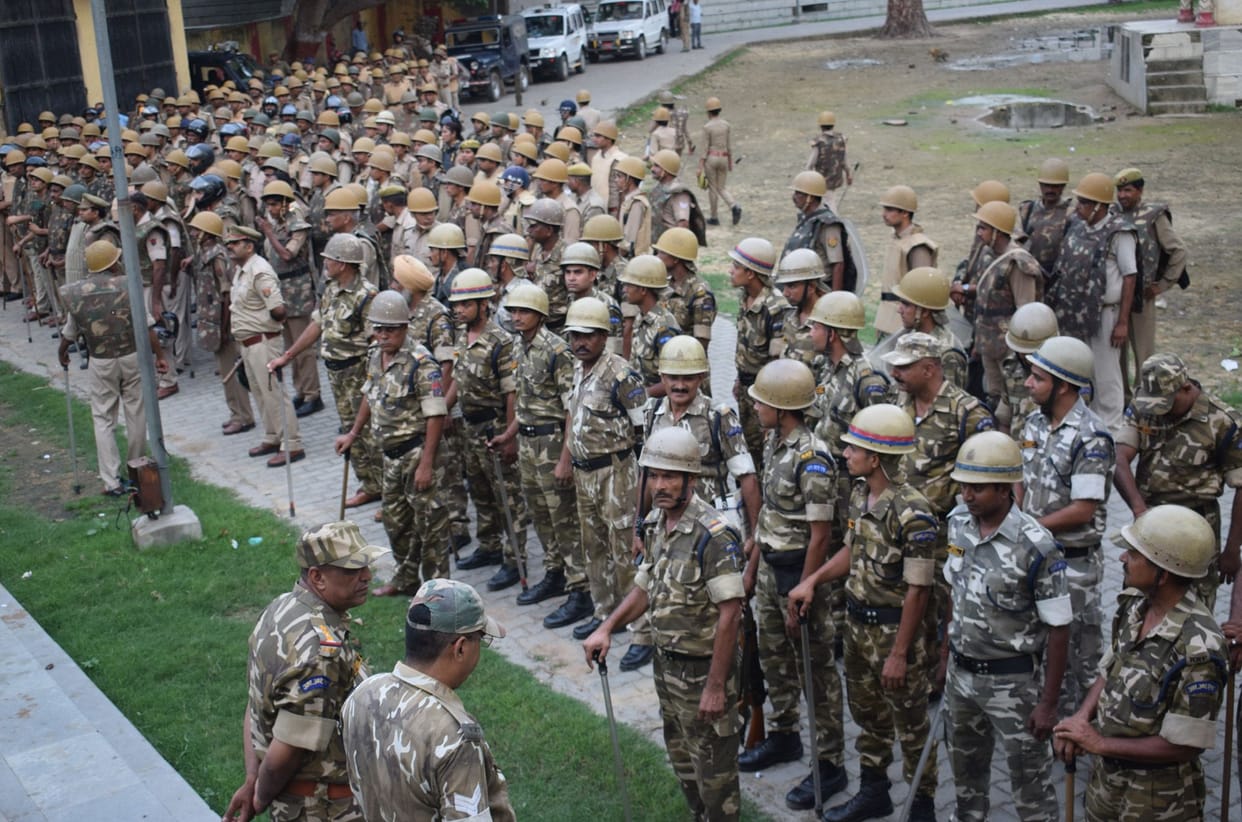 alert police in kasgaanj