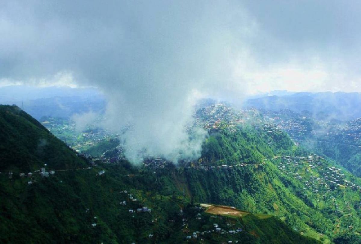 Indian village Where students are forced to climb mountain peaks for Mizoram University online examination