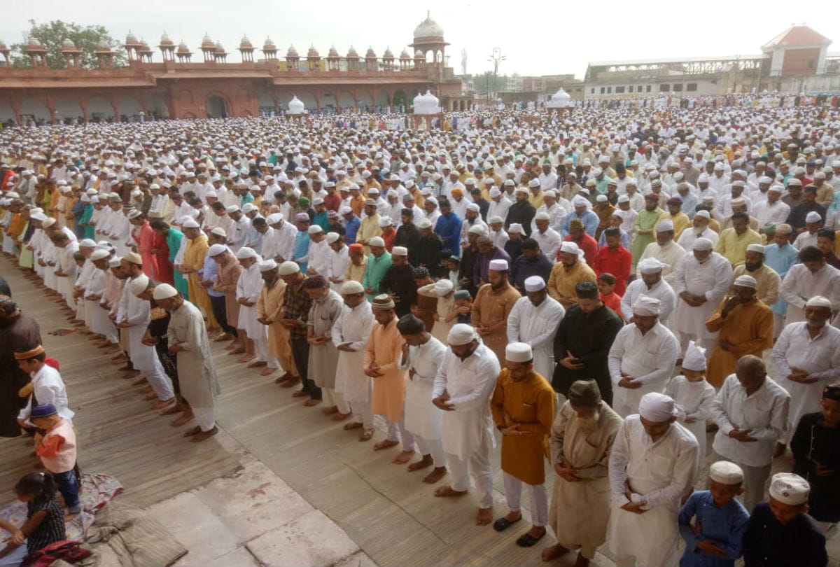 eid ul adha bakrid 2019 muslims perform namaz at mosques