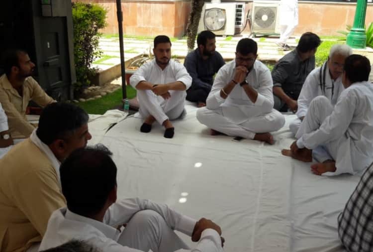 INLD, Former Haryana Chief Minister Om Prakash Chautala wife Snehlata Funeral