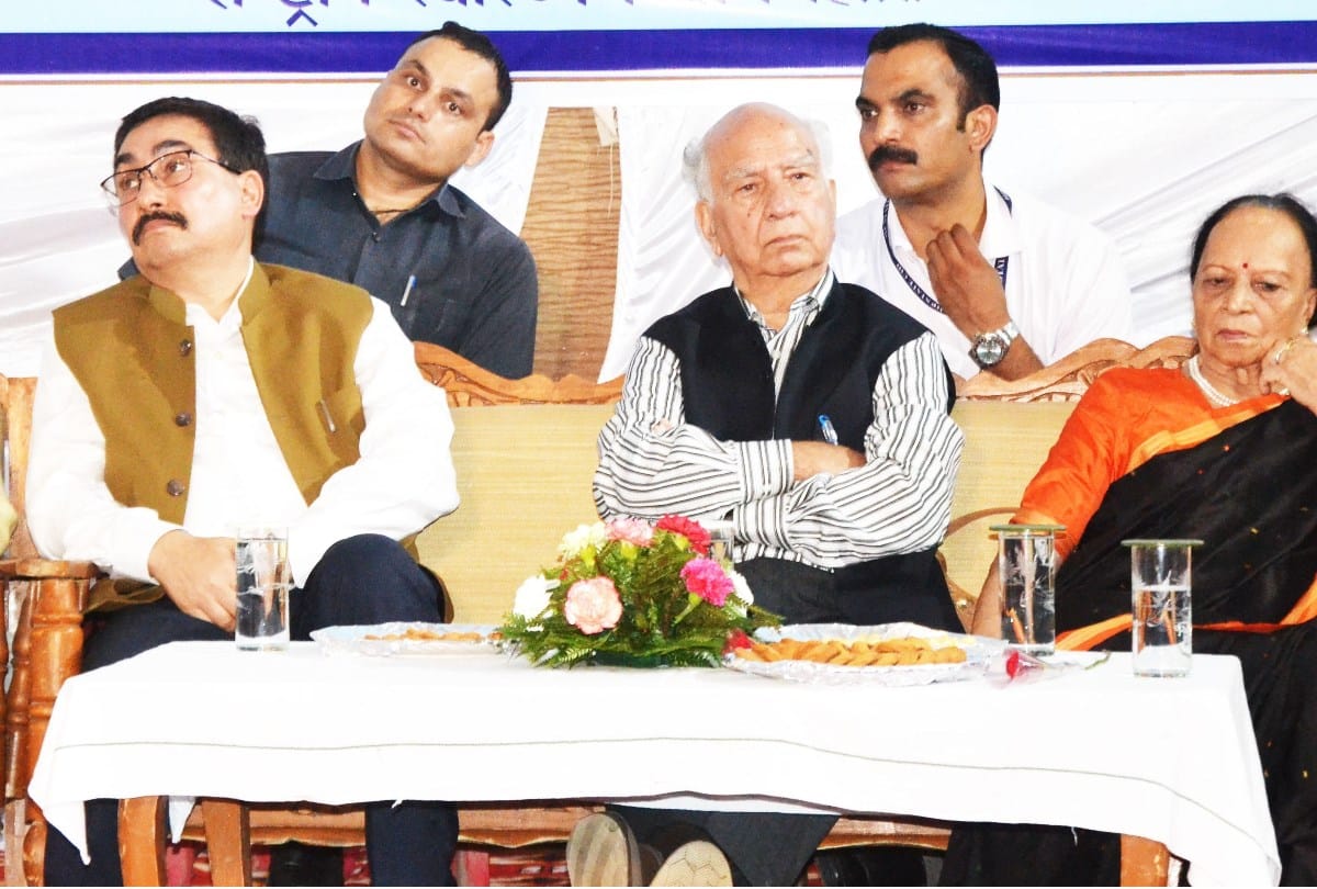 bjp leader shanta kumar statement over population control programme