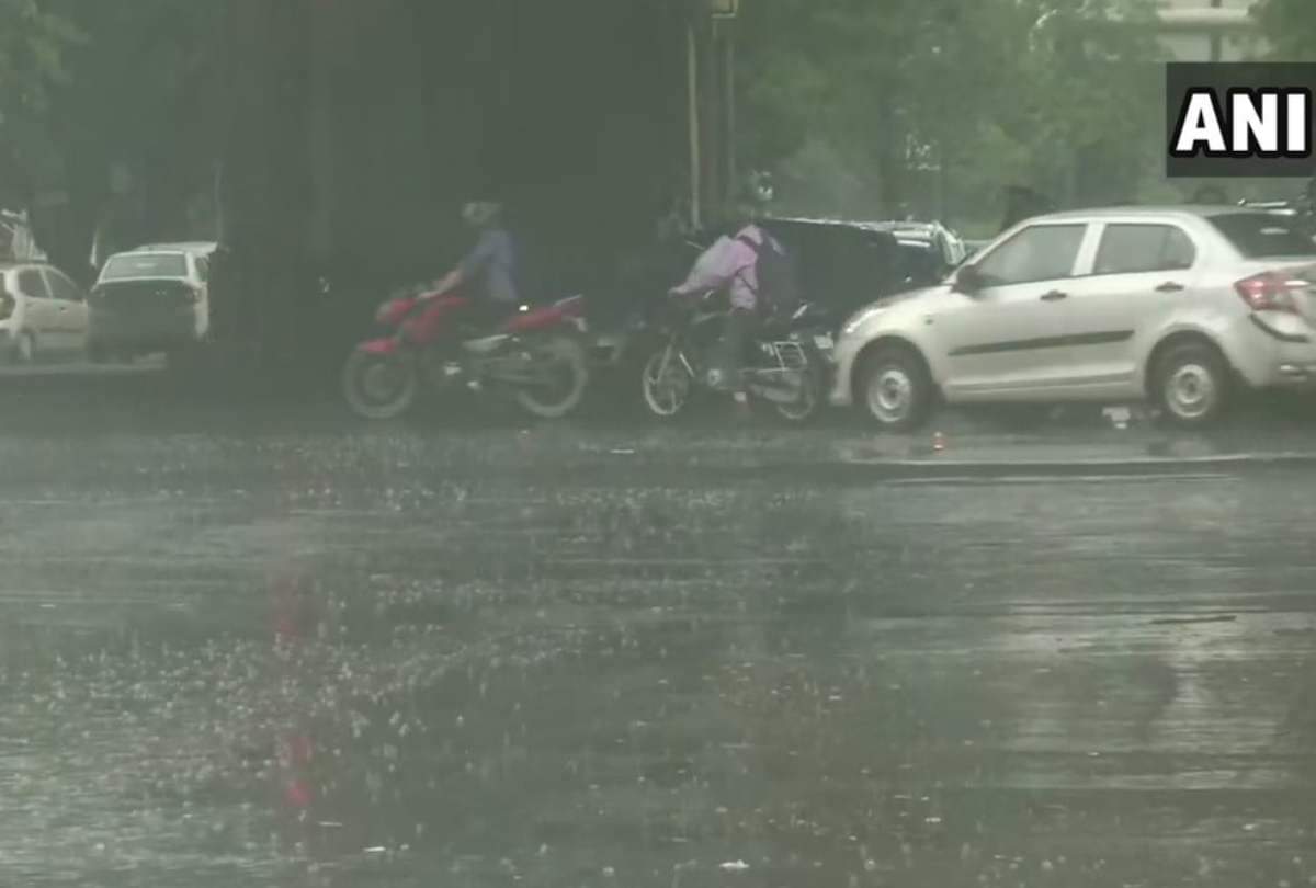 light rains lashes out in parts of delhi ncr in next three days heavy rain can occur orange alert