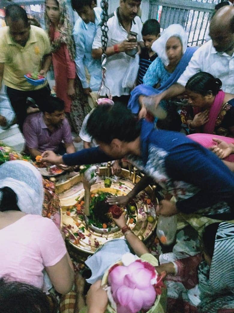 Sawan 2019 last monday devotee rush in lord shiva temple