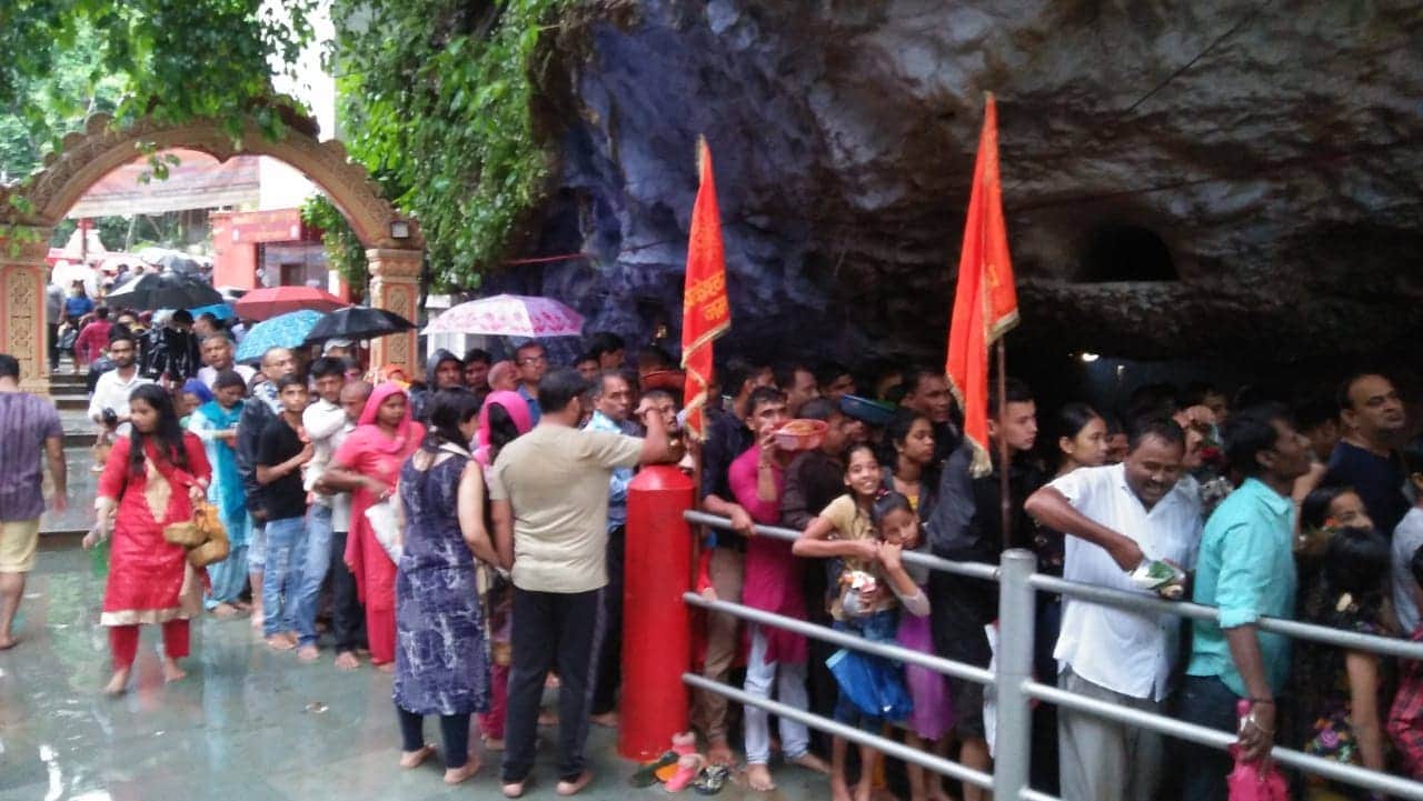 Sawan 2019 last monday devotee rush in lord shiva temple