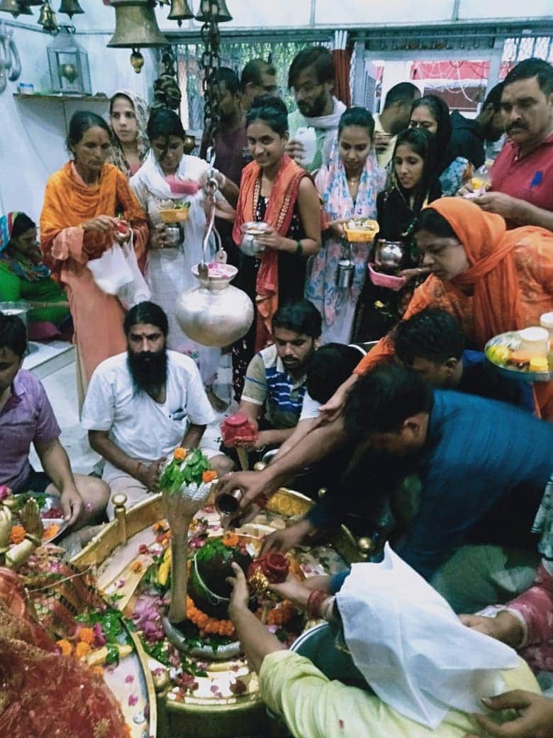 Sawan 2019 last monday devotee rush in lord shiva temple