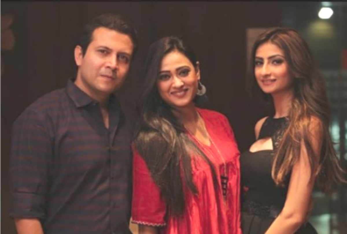 shweta tiwari husband abhinav kohli shows vulgur photos to her daughter palak