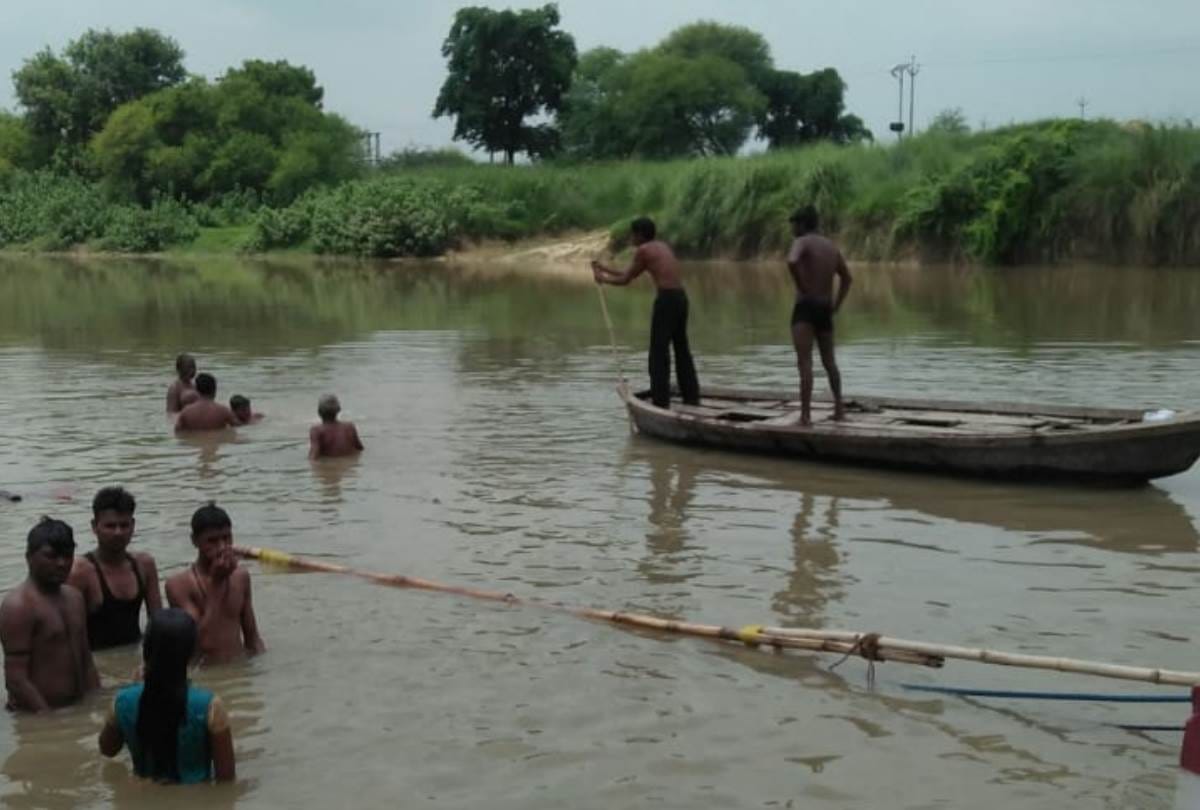 two sisters drown in shravasti while bathing, family in sorrow