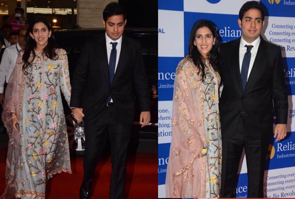 Bollywood News: Shloka Mehta pose with Nita Ambani at an Event