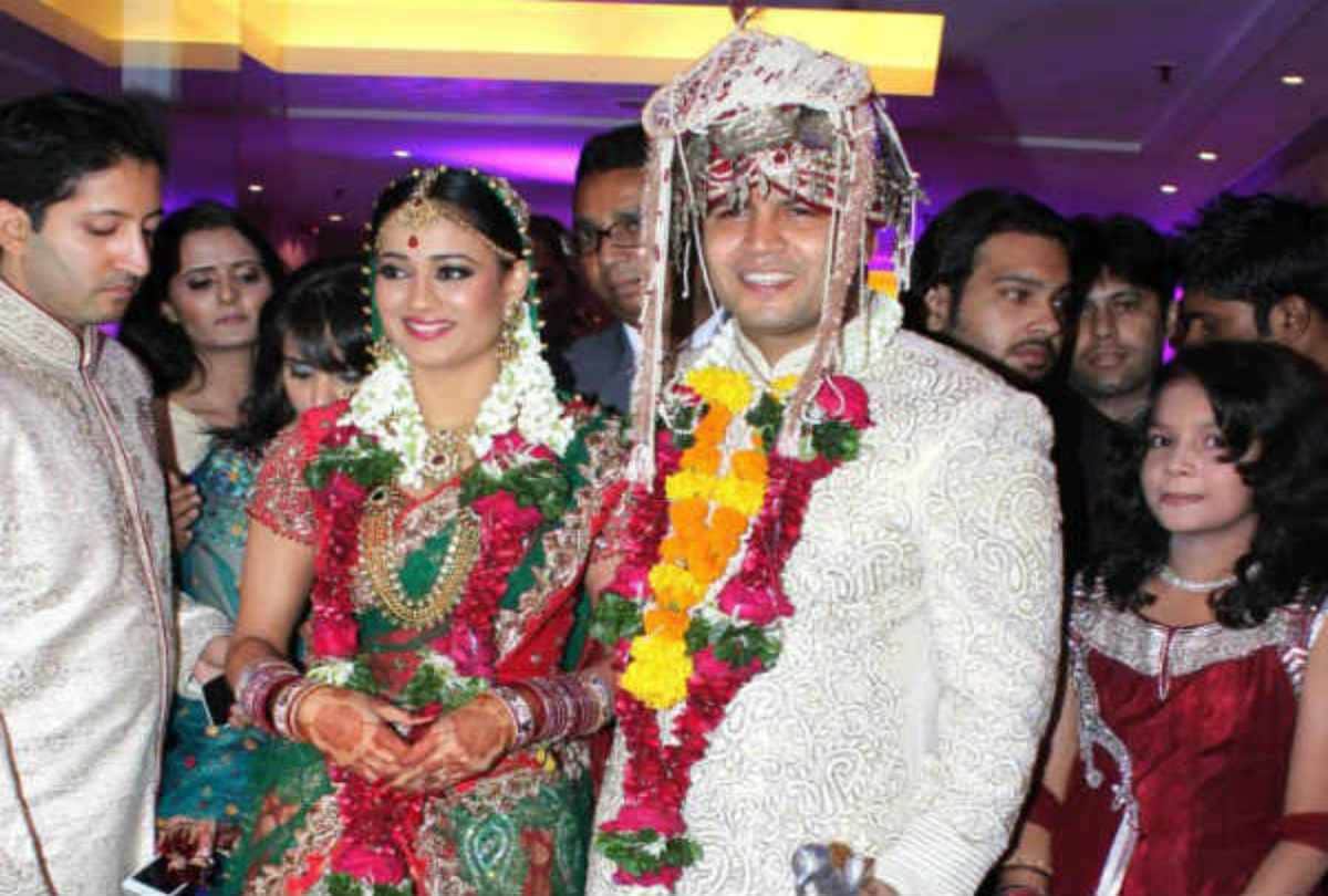 shweta tiwari husband abhinav kohli shows vulgur photos to her daughter palak