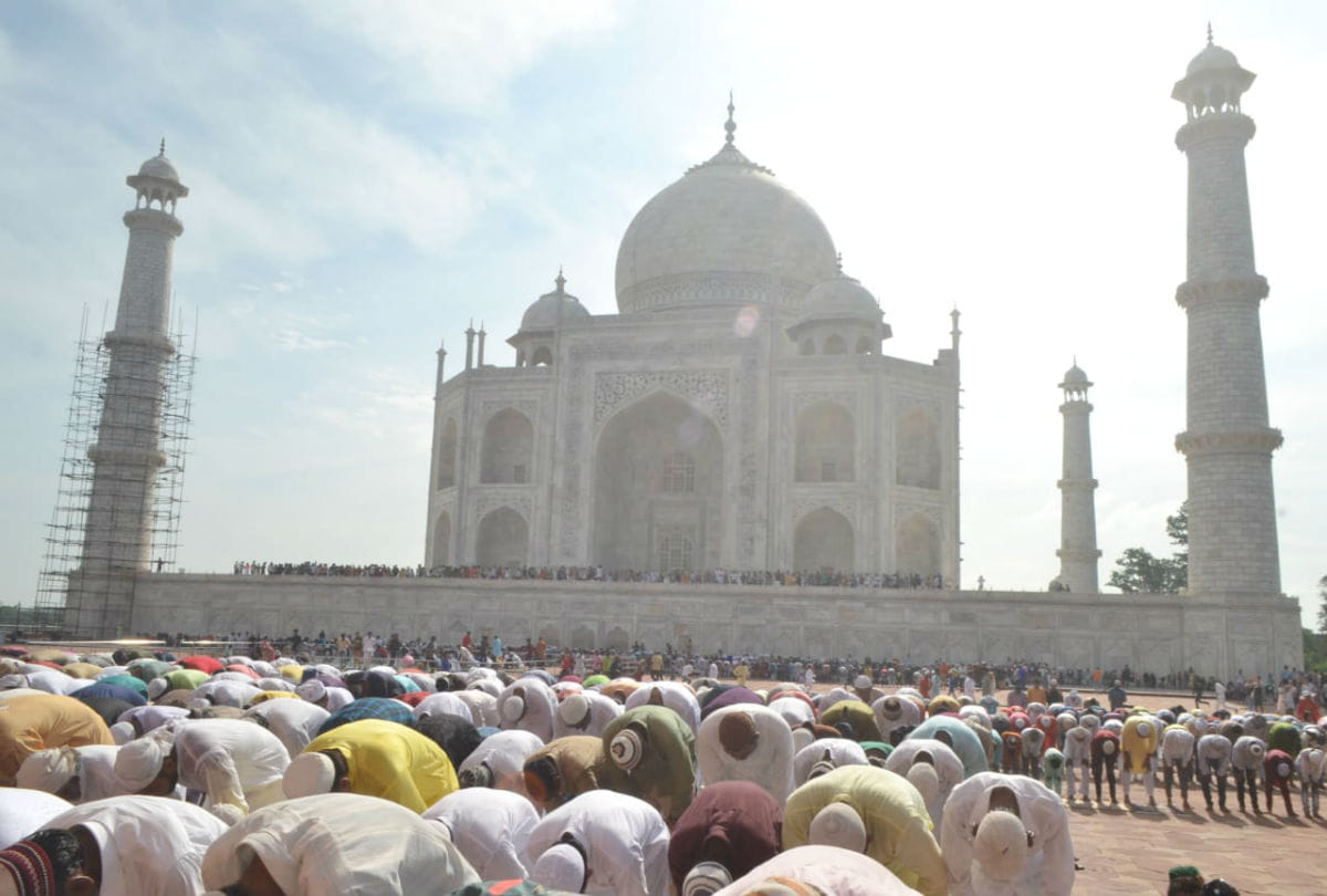 eid ul adha 2019 Muslims perform namaj at Taj Mahal
