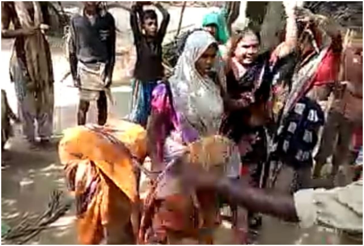 Prayagraj women beats police inspector for their behaviour