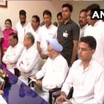 पूर्व पीएम मनमोहन सिंह नामांकन दाखिल करते हुए