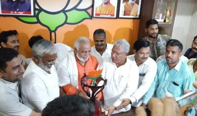 the welcome programe is held on vidhayak  residence