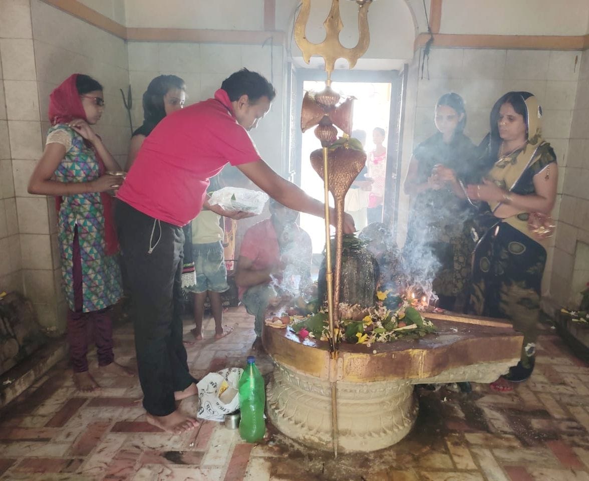 Devotees gathered in temples on the last Monday of Sawan