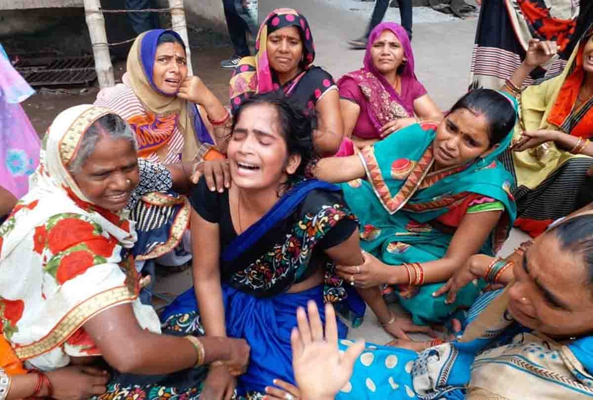 oxygen cylinder blast in factory who made vande bharat express coach