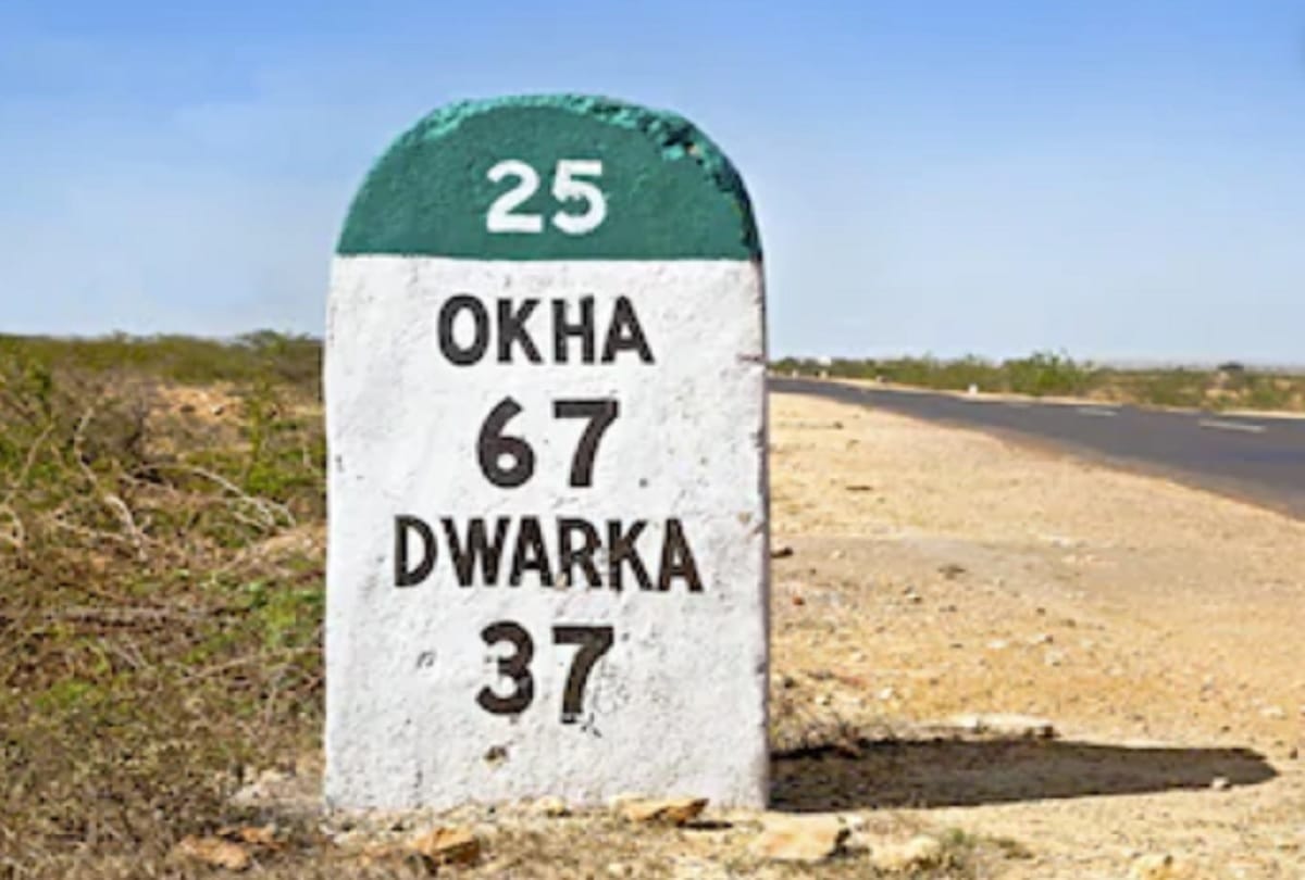 know about different colours of mile stones colour code in india