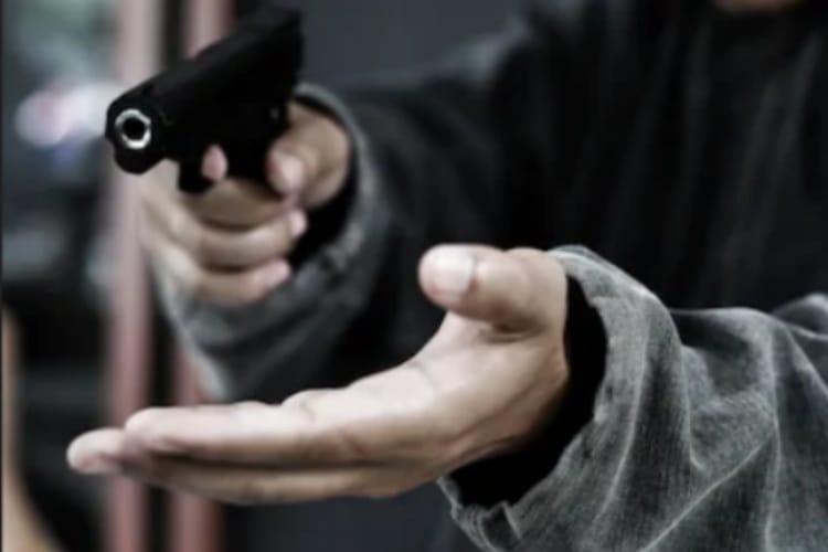 cash, jewellery and gold Robbery in punjab and sind bank at panipat