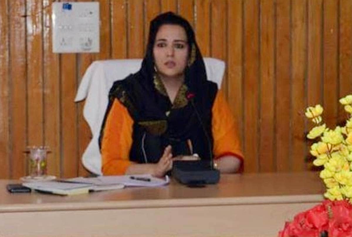 Syed Sehrish Asgar who posted in kashmir Valley is playing key role in kashmir current situation