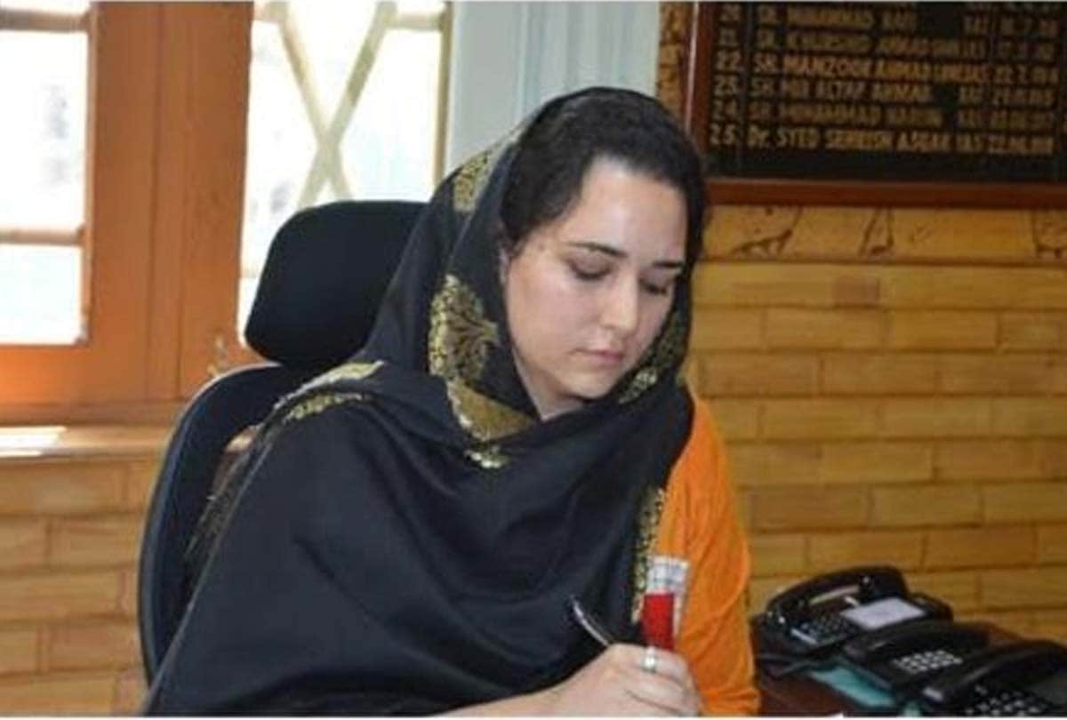 Syed Sehrish Asgar who posted in kashmir Valley is playing key role in kashmir current situation