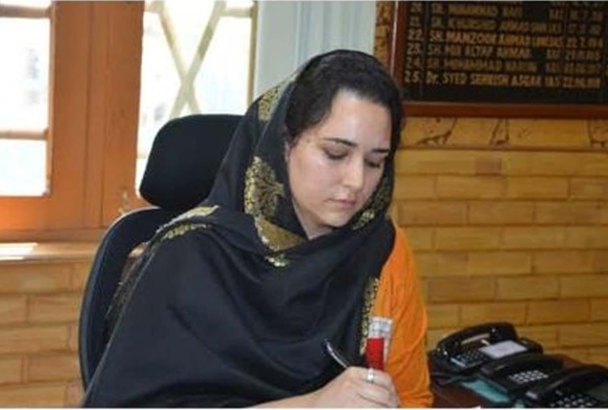Syed Sehrish Asgar who posted in kashmir Valley is playing key role in kashmir current situation