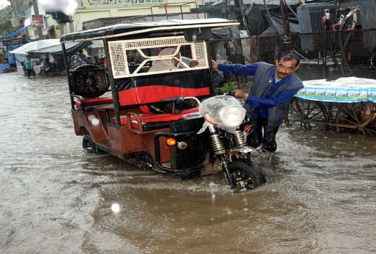heavy rain in kasganj