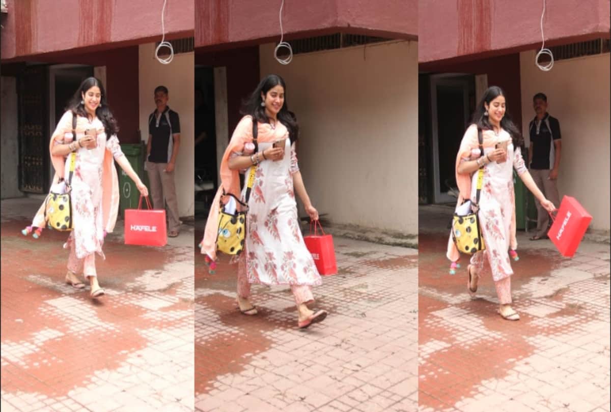 sridevi borrow the money with driver video viral