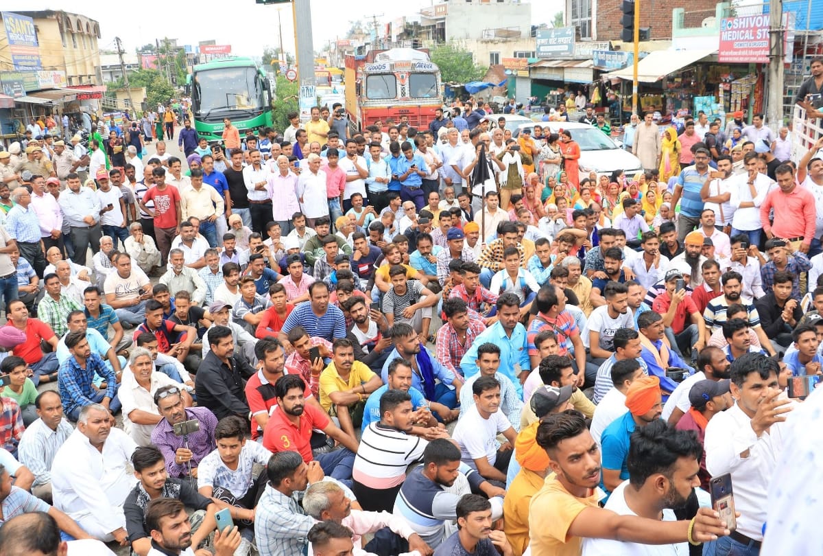 guru ravidas samaj chakka jam protest in Una Himachal Pradesh