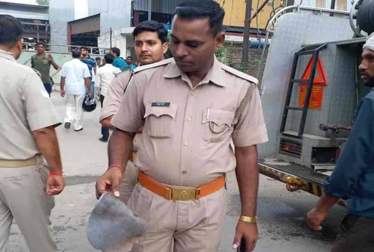 oxygen cylinder blast in factory who made vande bharat express coach