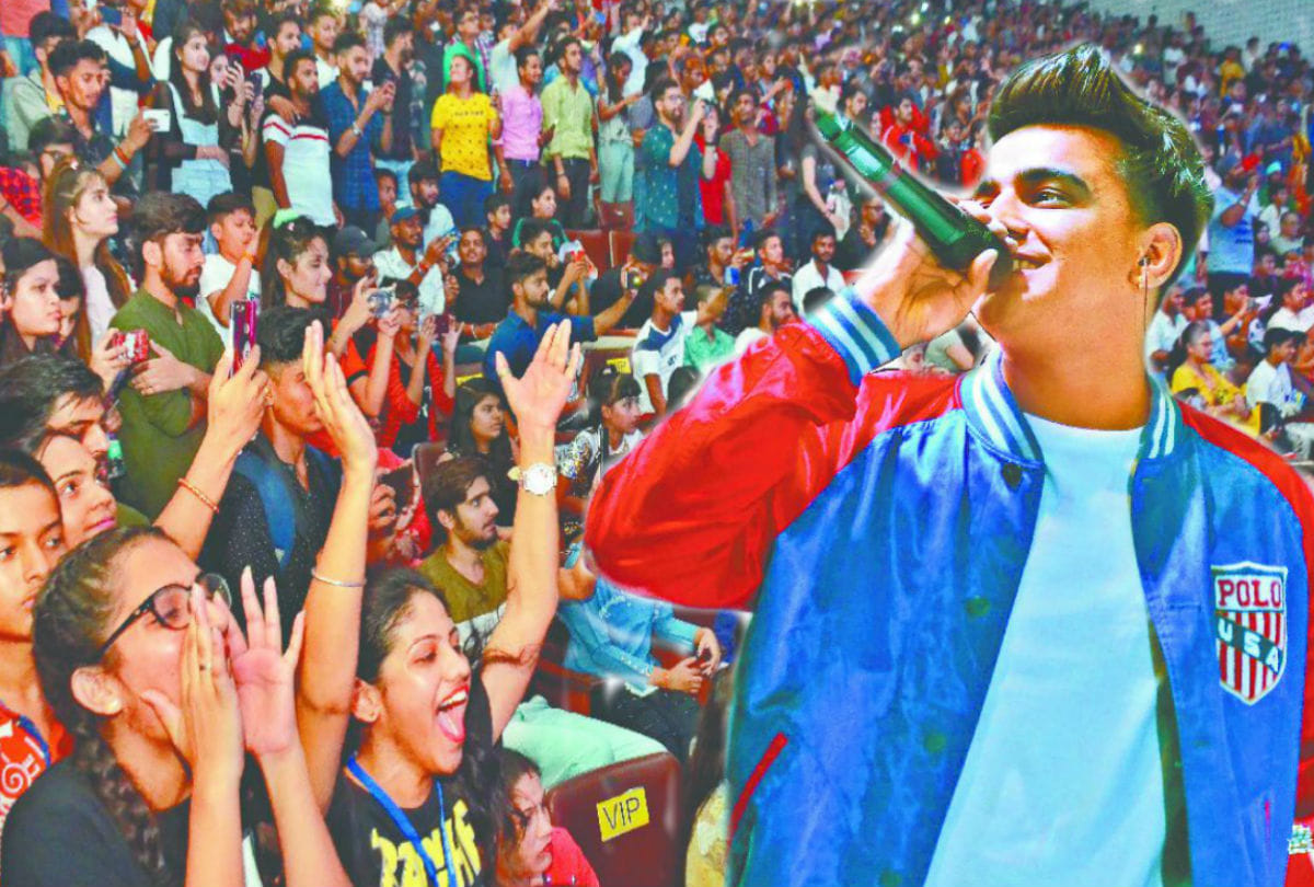 Singer Jass Manak will give colorful performance today and DJ Revtek will also spread flames