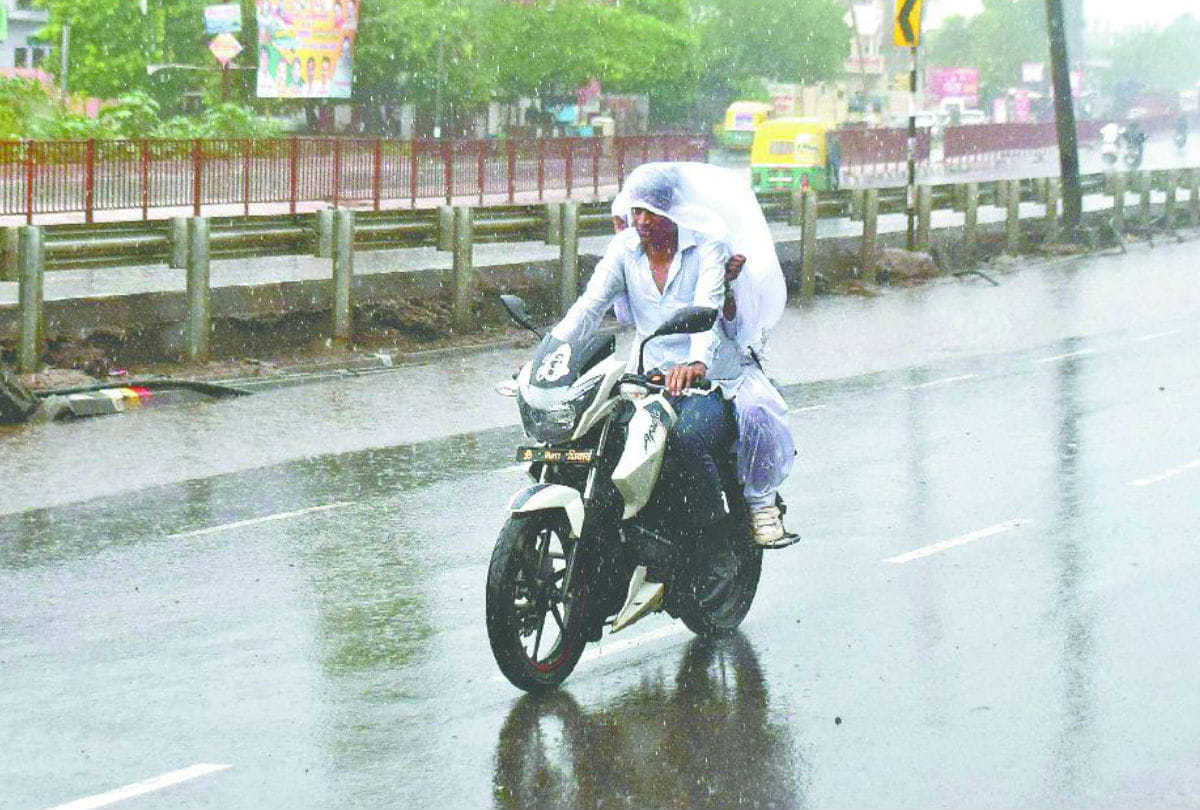 Rain in Agra Tourist Relief From Humidity Weather Forecast Today
