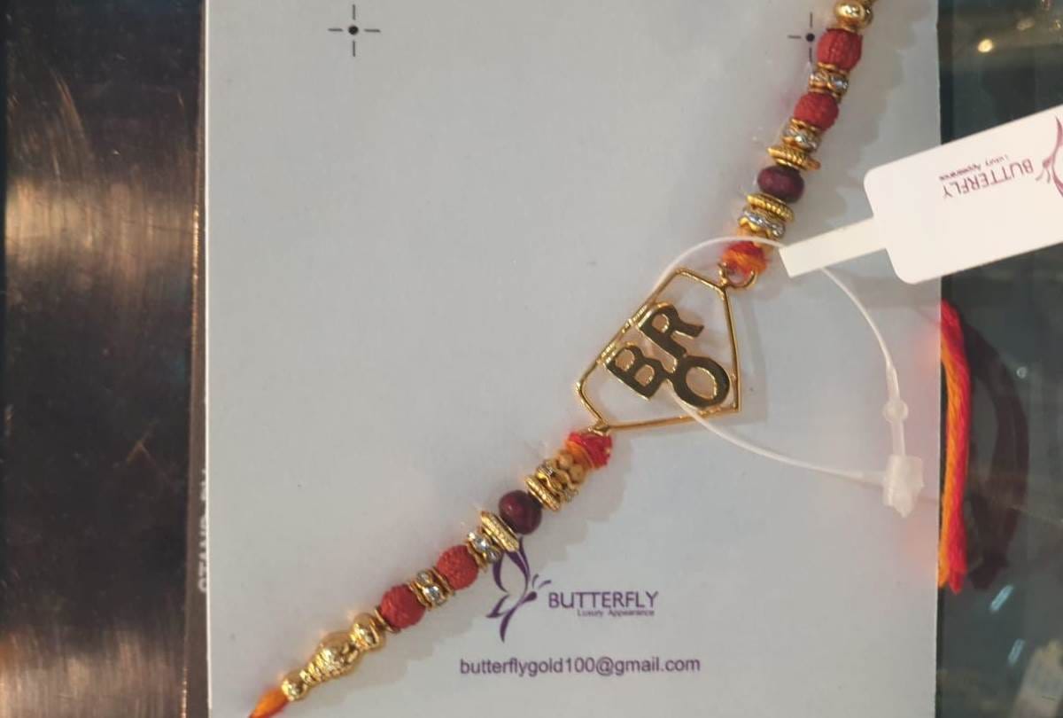 cost of gold and diamond's rakhis in lucknow