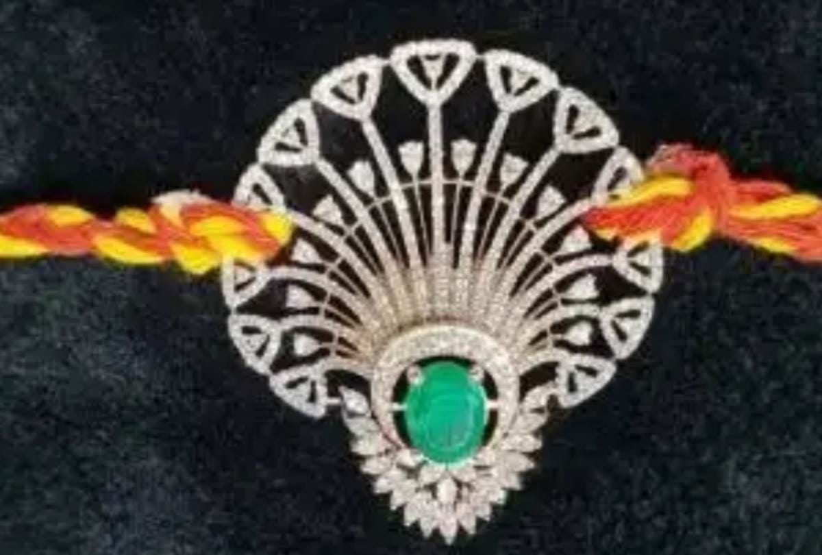 cost of gold and diamond's rakhis in lucknow