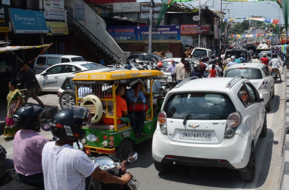 tapkeshwar mahadev shobha yatra dehradun public stuck in heavy jam