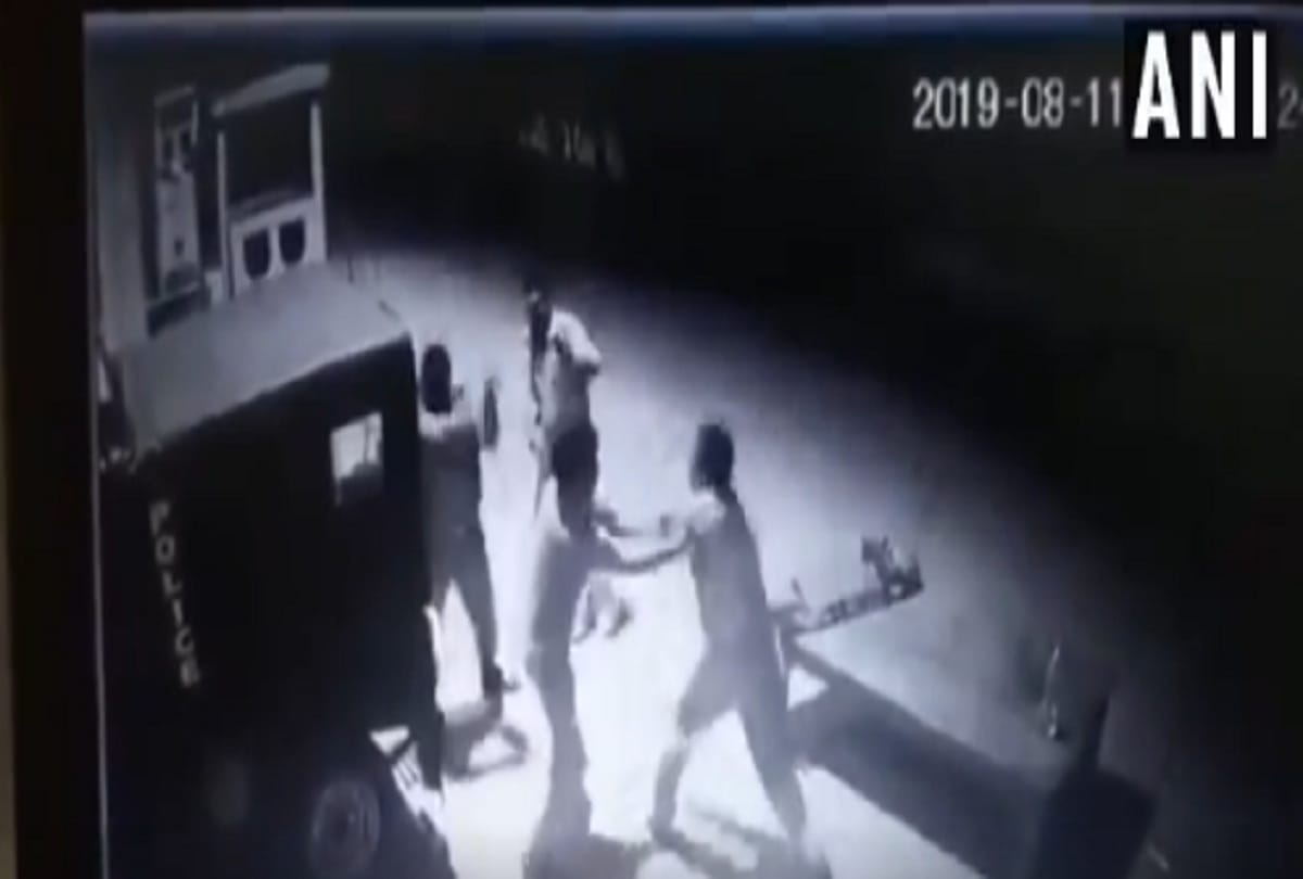 Two policemen fight with each other allegedly over a bribe  suspended