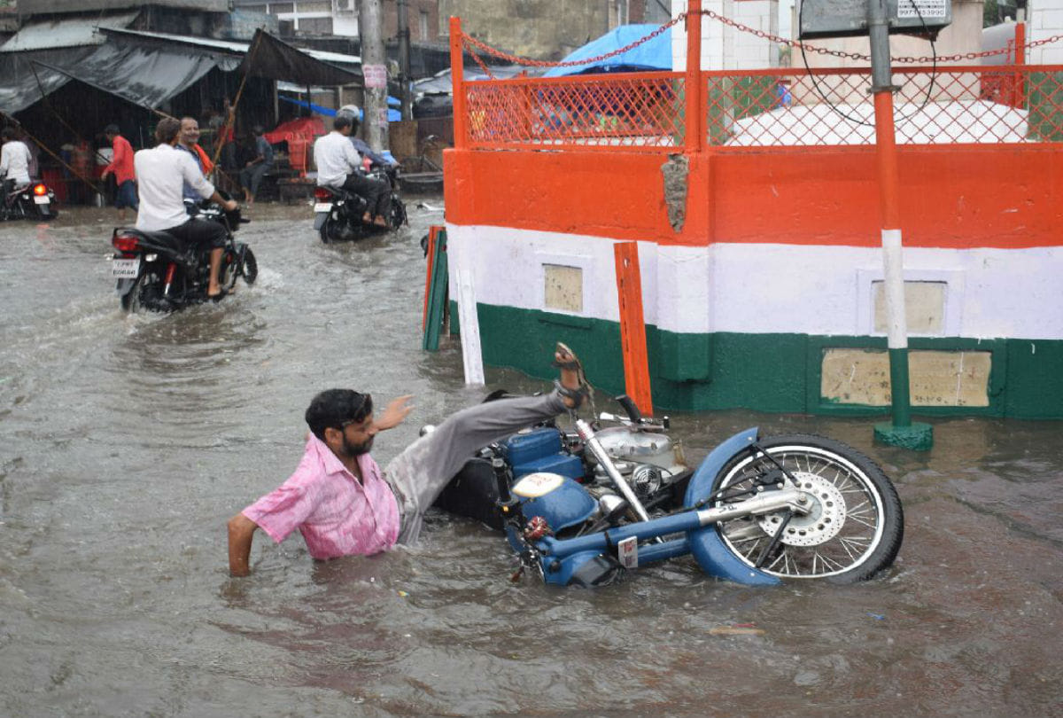 heavy rain in kasganj