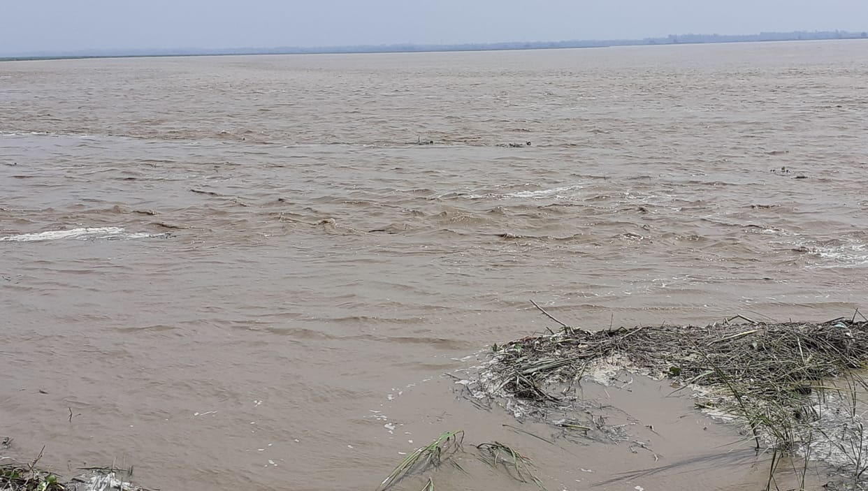 again the water level of ganga is reached above one lekh  cusec
