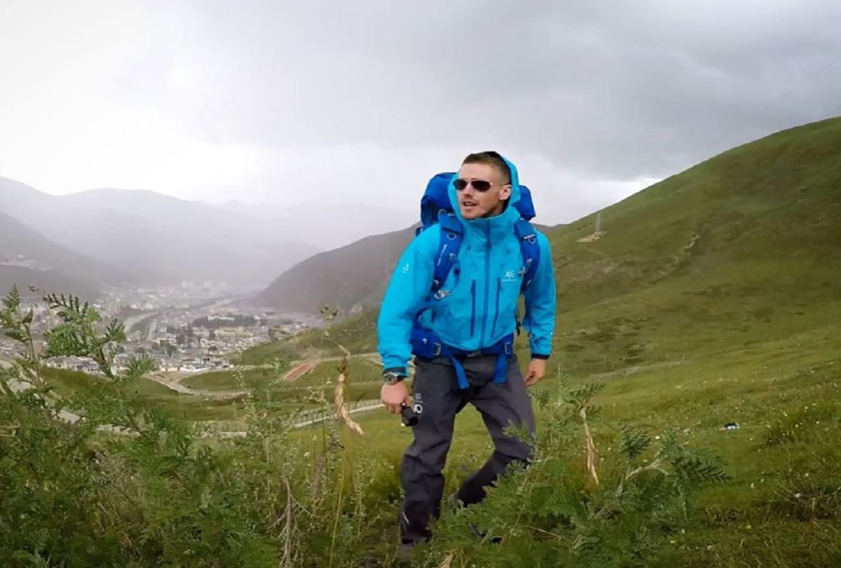 British adventurer ash dykes is first person to complete 4000 mile Yangtze River trek