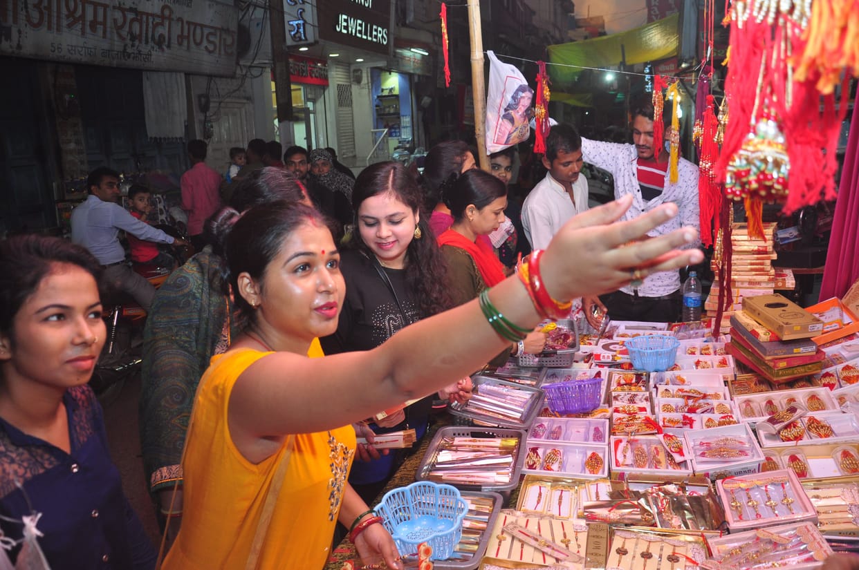 sisters will tie rakhi in saubhagya yog