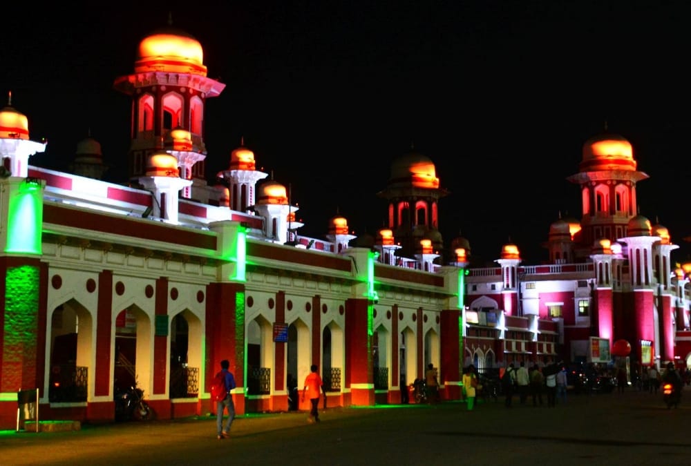 lucknow prepares for independence day celebration, buildings in tri colour lightning