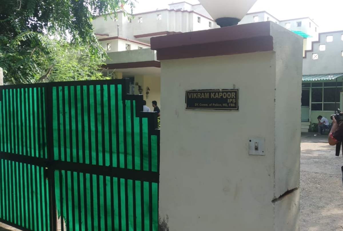 Faridabad DCP Vikram Kapoor IPS suicide note revealed he was blackmailed by an inspector and one man