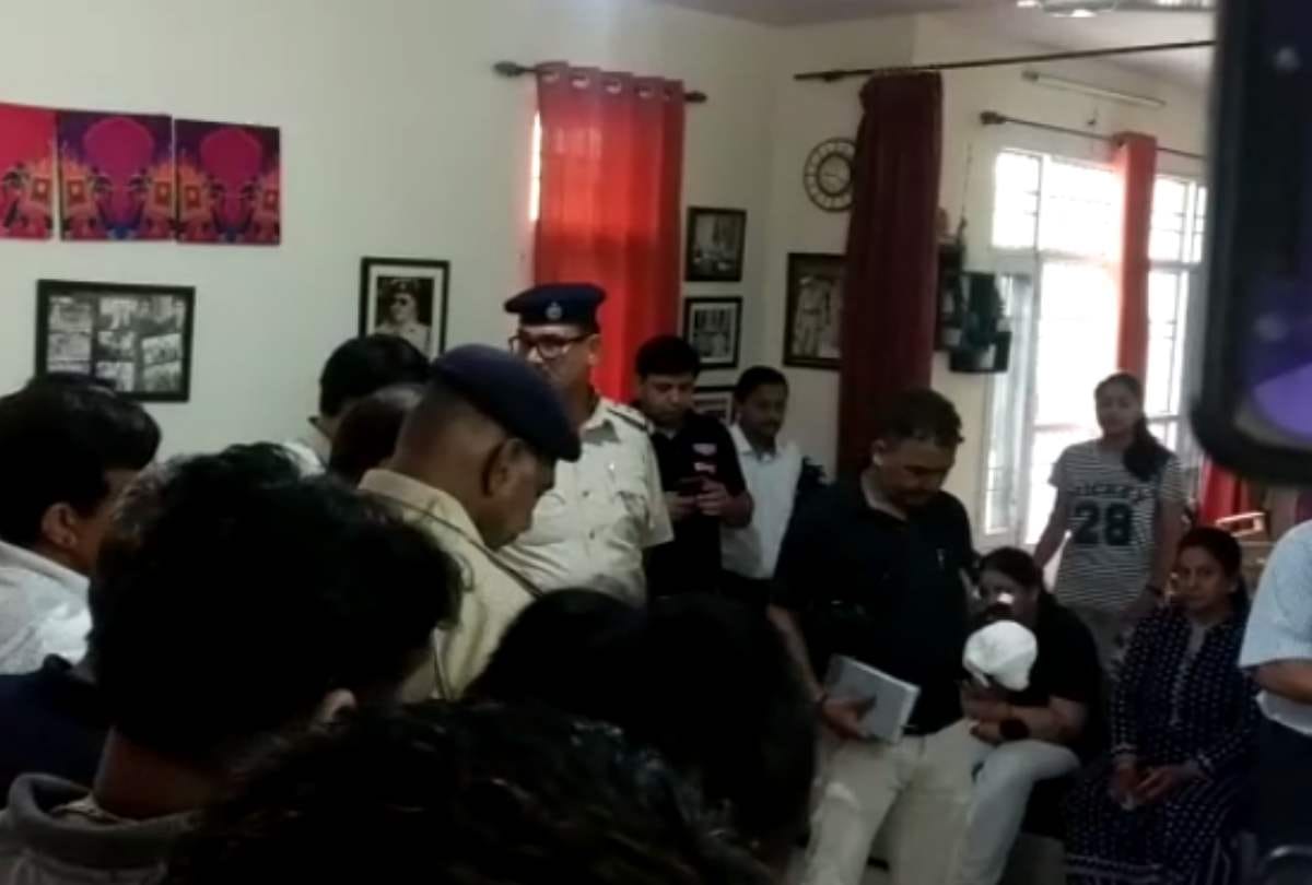 Faridabad dcp vikram kapoor shoot himself before on e year of retirement see photos