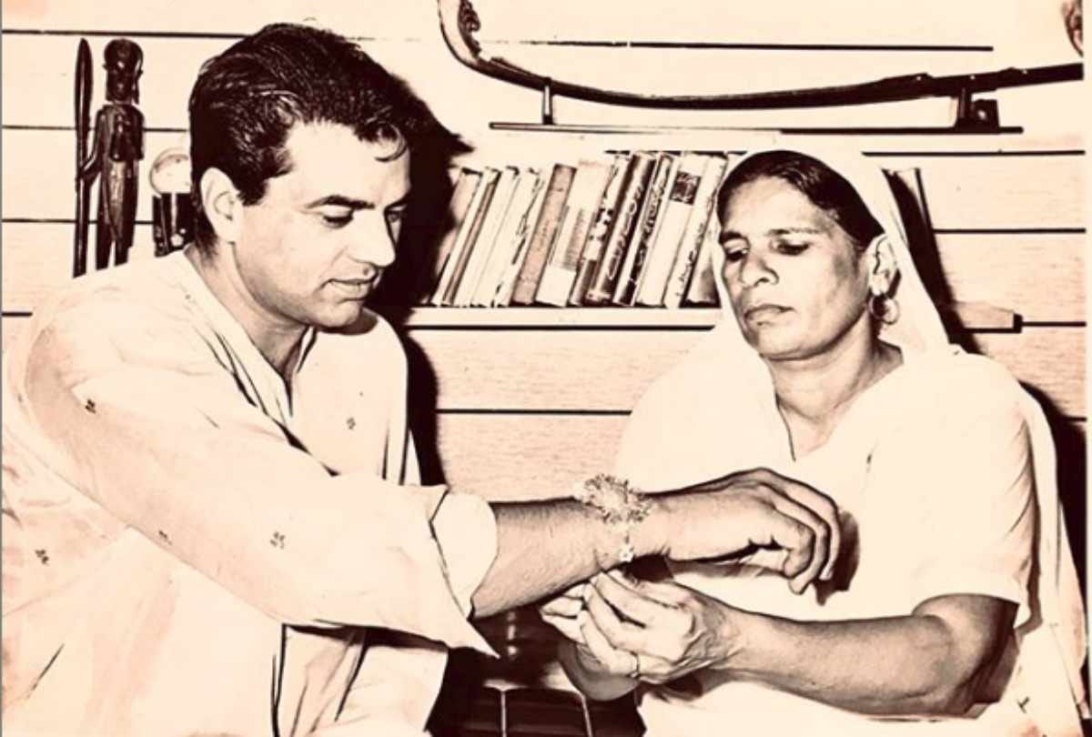 dharmendra share photo with his rakhi sister on rakshabandhan