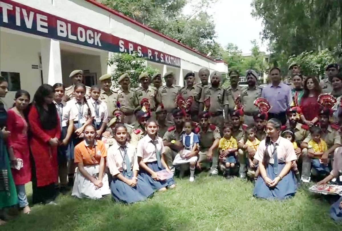 KATHUA School students in district celebrate RakshaBandhan with security personnel