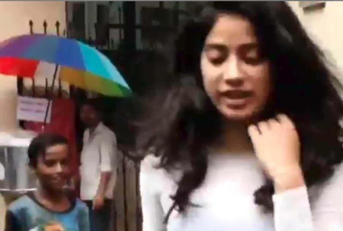 sridevi borrow the money with driver video viral