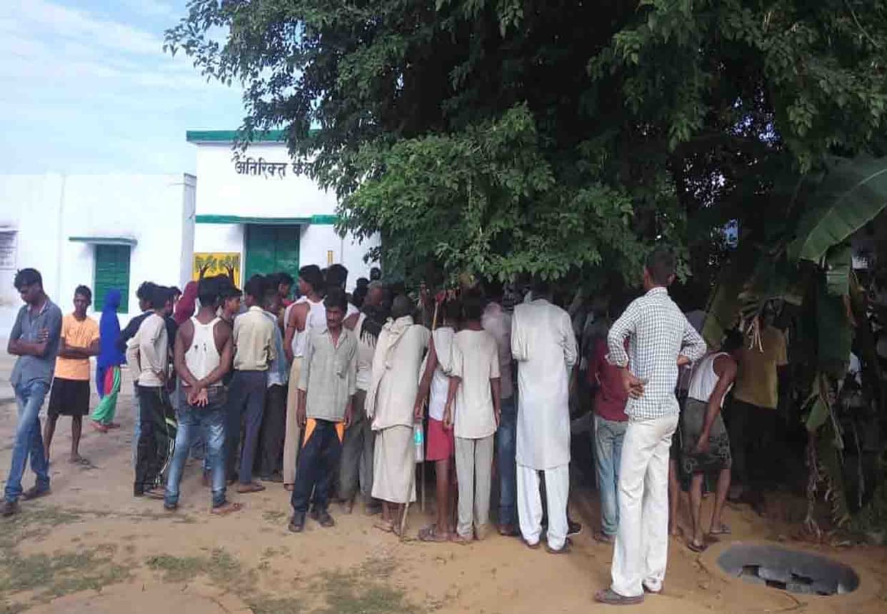 lovers committed suicide in ghatampur