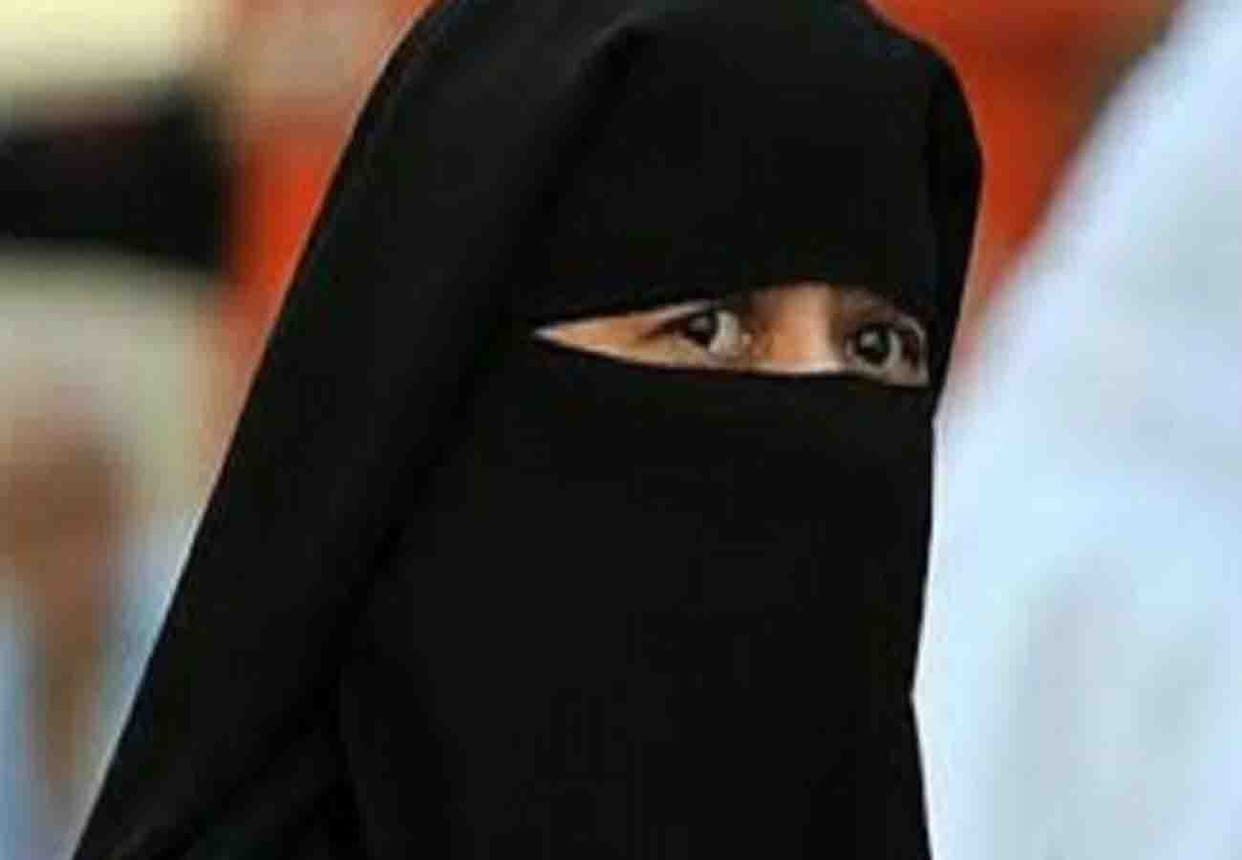 husband beaten his wife on the road and said two time talaq in kannauj