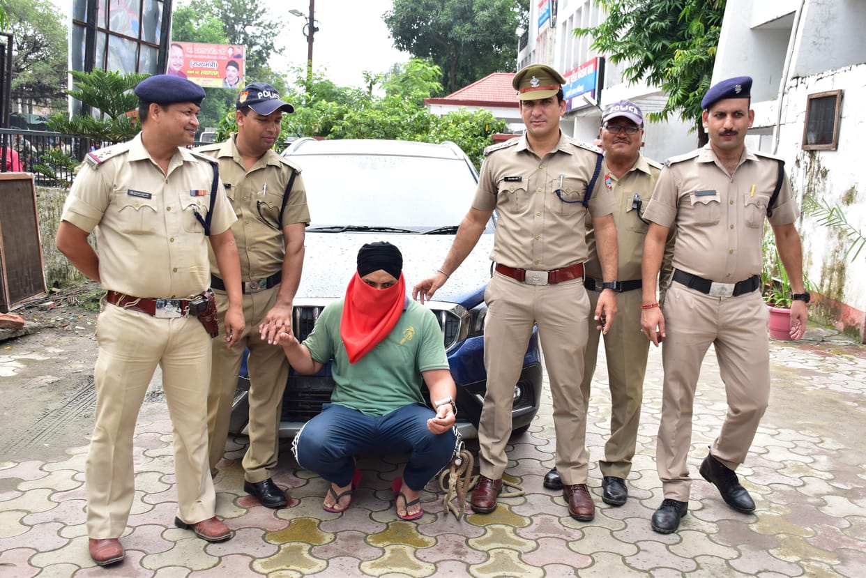 Vicious miscreants from Punjab and Bareilly robbed the car, one was caught