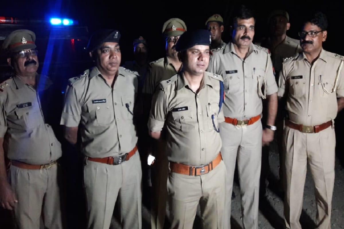 women police station line hazir by SSp Muzaffarnagar after a woman inspector ate poison