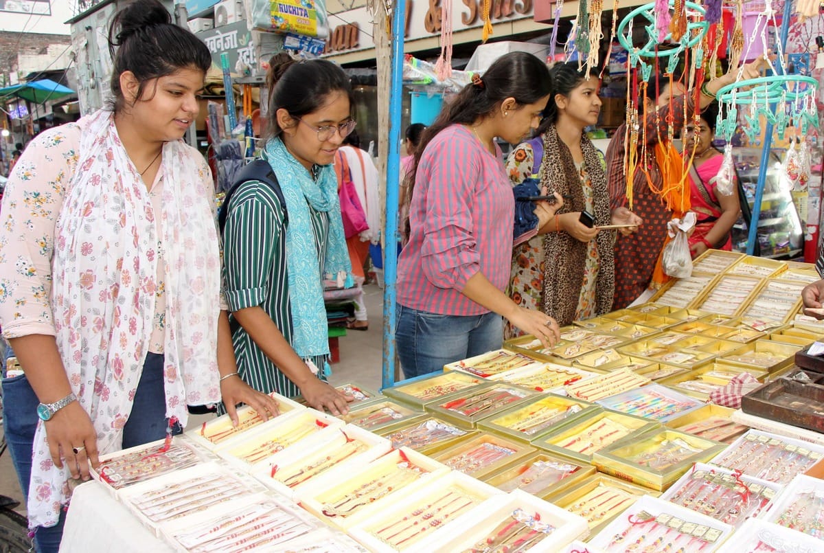 Online shopping delivery facility of Rakhi on internet on raksha bandhan in varanasi