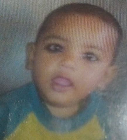 Raw wall fell, child died due to being buried under rubble
